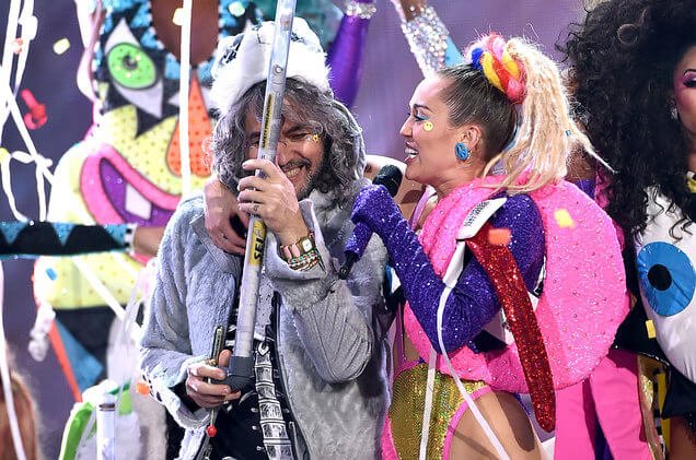 The Flaming Lips veulent presser un vinyle avec l’urine de Miley Cyrus